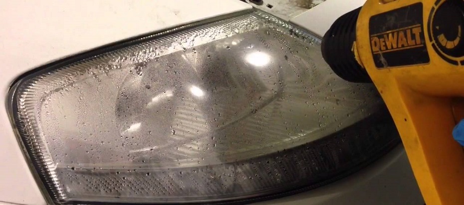remove moisture from headlight